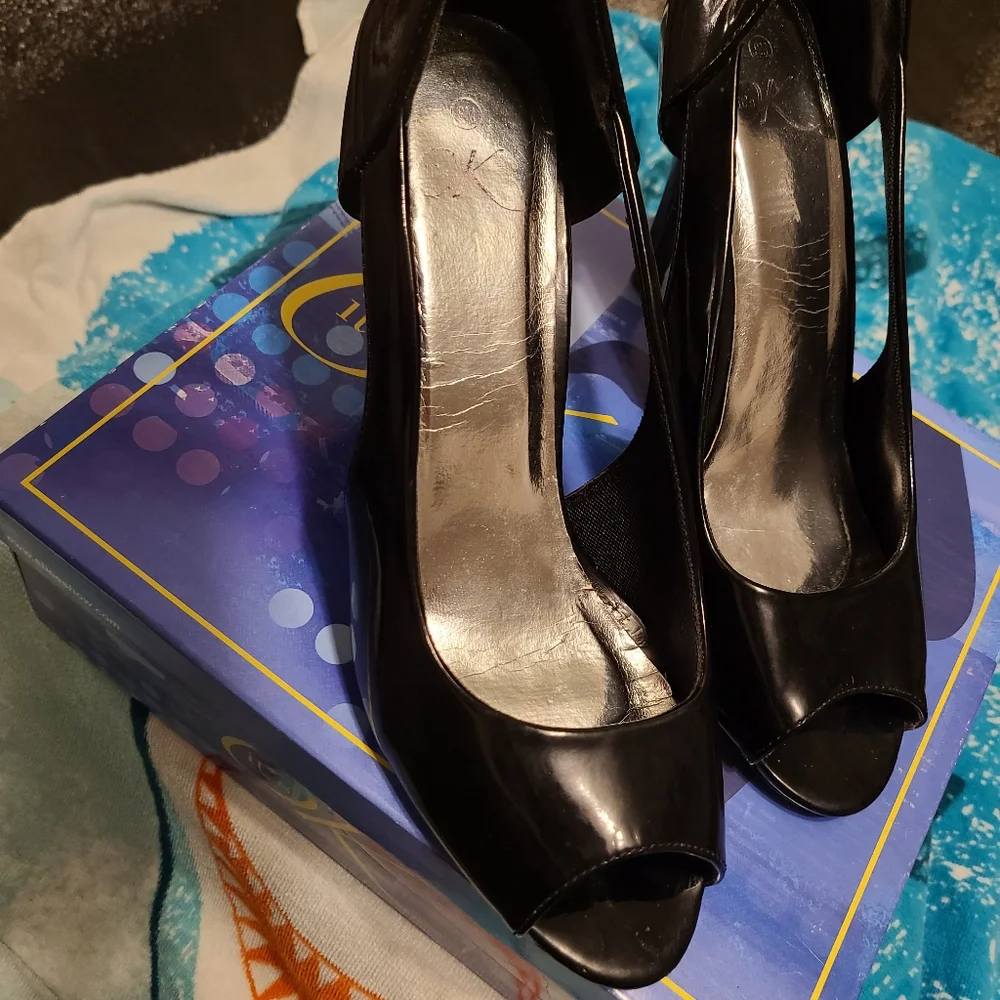 Shoes - Picture 3 of 3